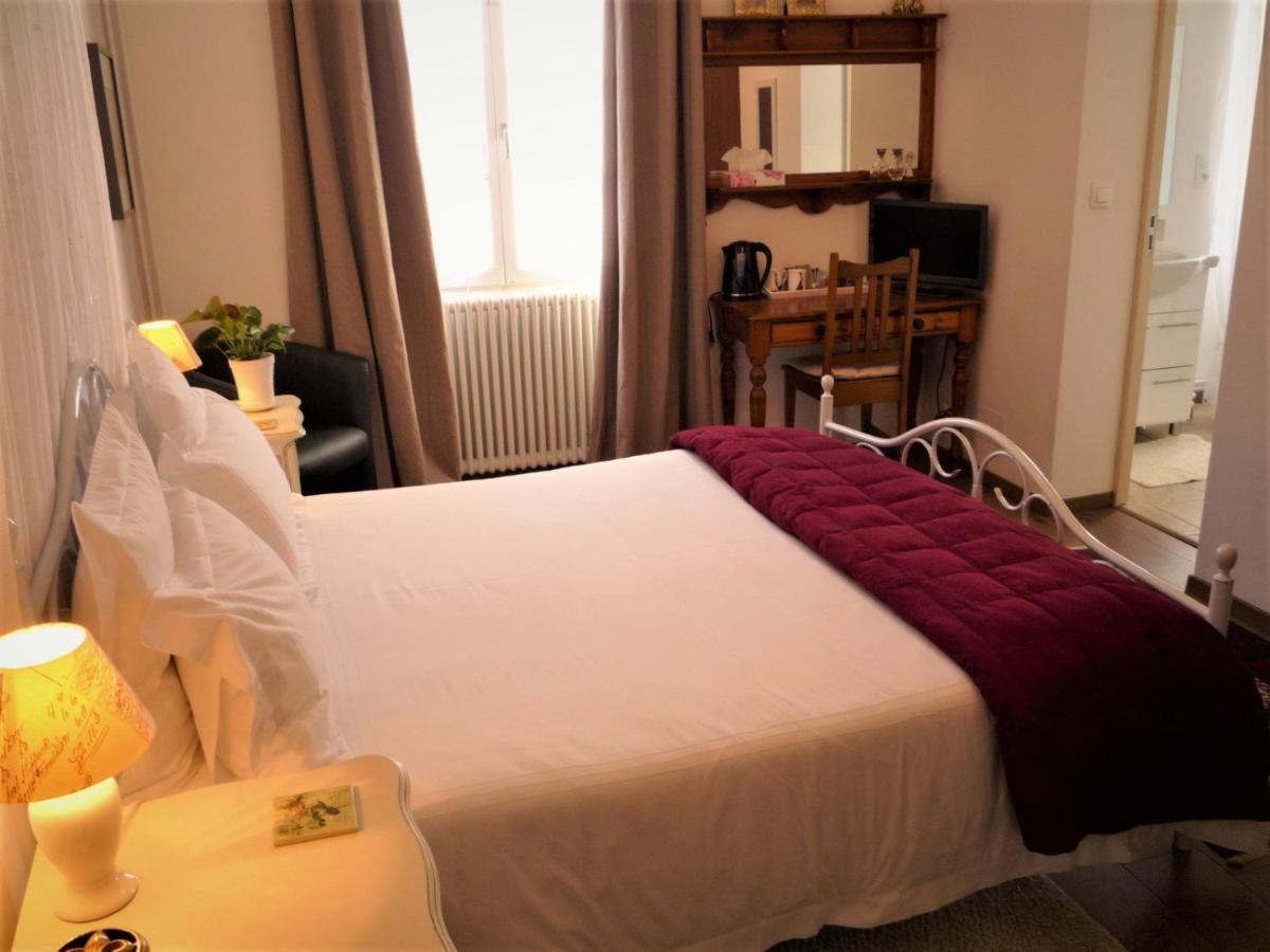 モンパジエ Chez Edell Bed & Breakfast エクステリア 写真